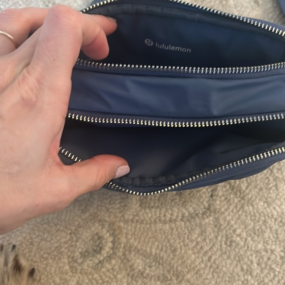 Lululemon crossbody bag - Picture 3 of 4